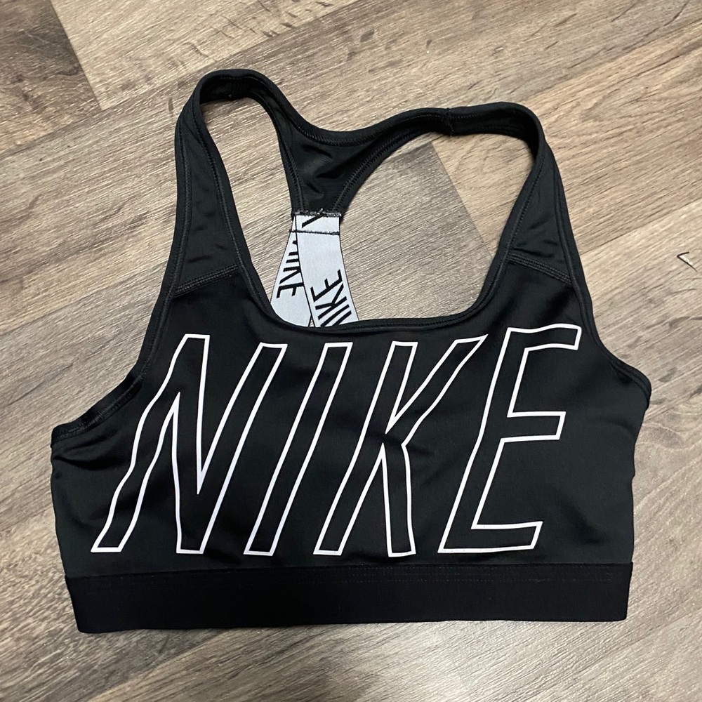 Nike sports bra ✅